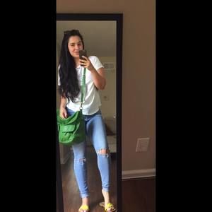 Meet your Posher, Romina